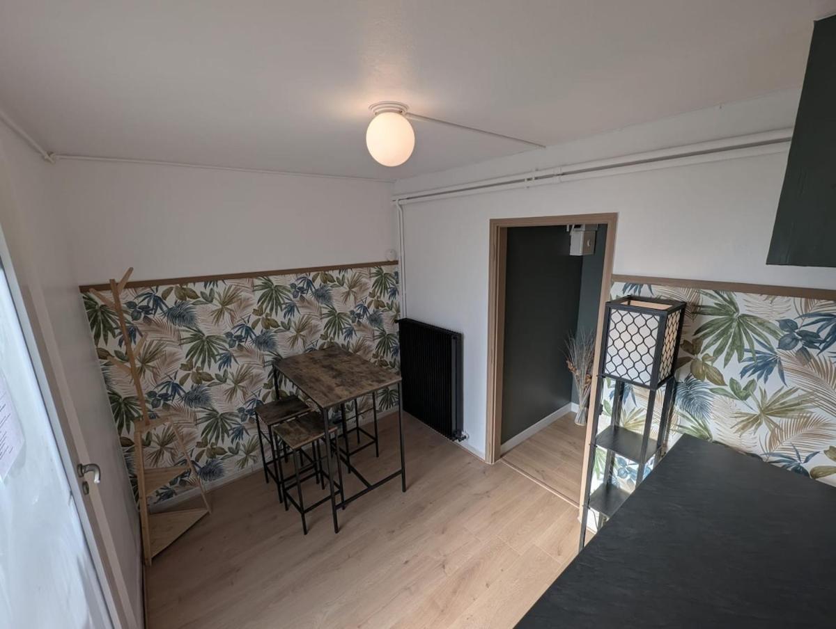 Appartement Verdoyant Au Bord Du Lac Leman Entre Evian Et Thonon Dans Une Villa Publier Exterior foto